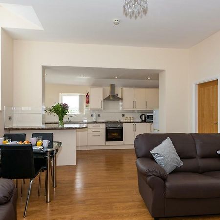 Waterview Deluxe Apartments Barrow-in-Furness ภายนอก รูปภาพ