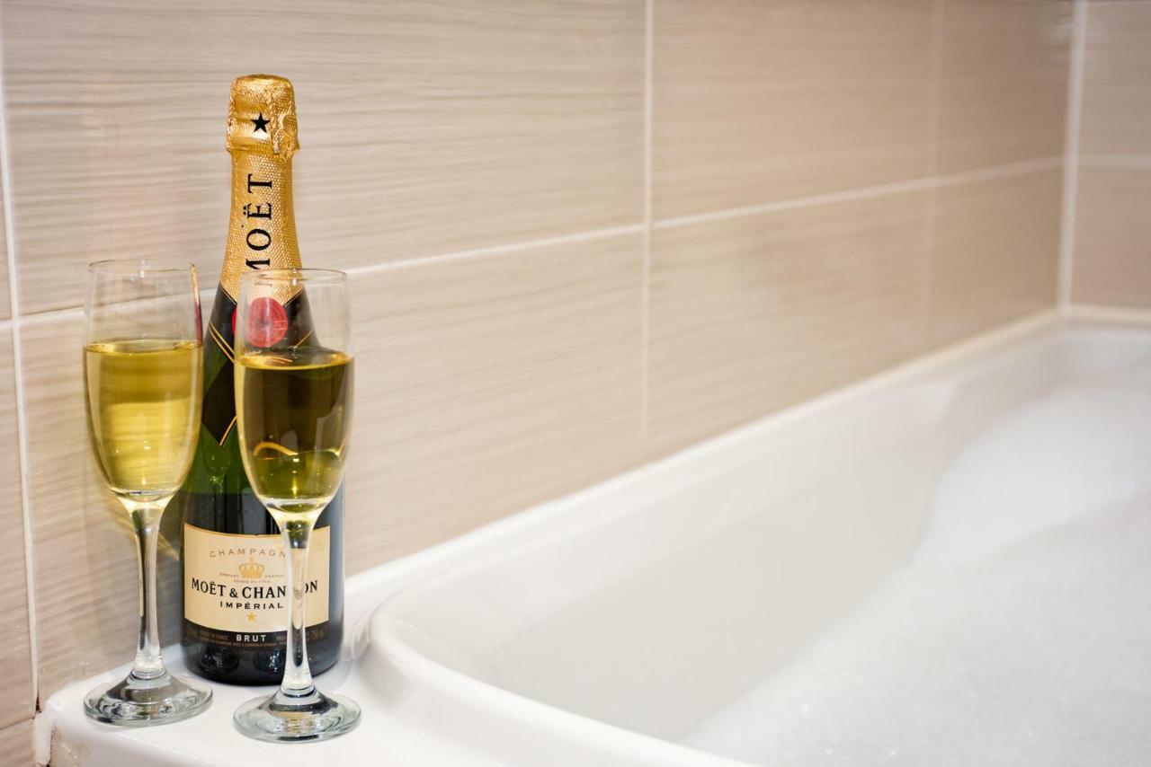 Waterview Deluxe Apartments Barrow-in-Furness ภายนอก รูปภาพ