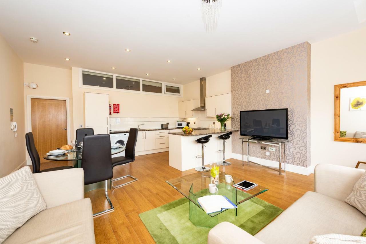 Waterview Deluxe Apartments Barrow-in-Furness ภายนอก รูปภาพ